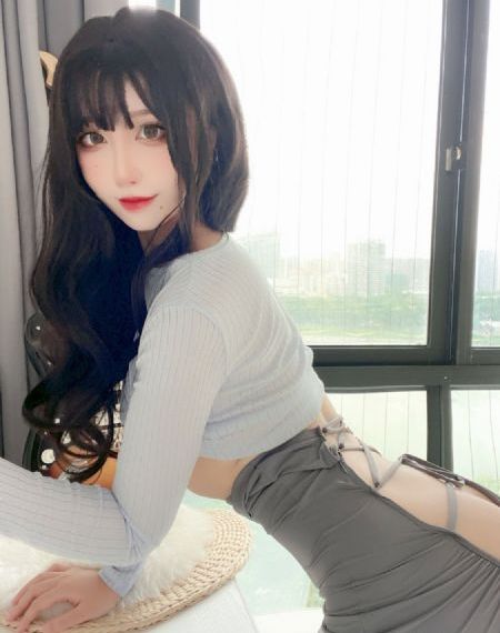 高跟美妇跪撅白嫩臀部_HDHD在线观看